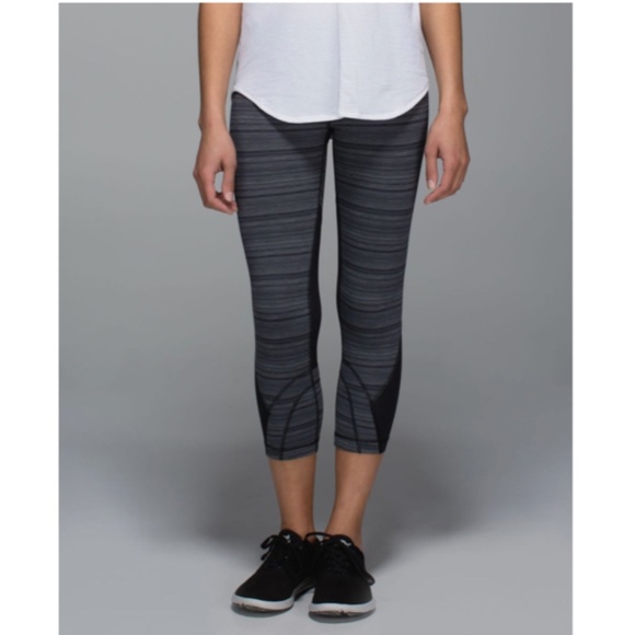 LULULEMON Run Inspire Crop II Mesh Cyber Stripe Deep Coal Black Size 4 - Picture 2 of 15